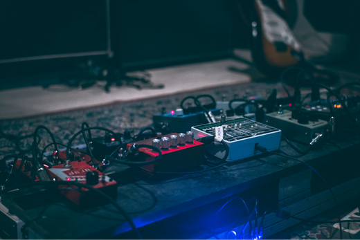 How to Sound Like John Frusciante With Guitar Pedals