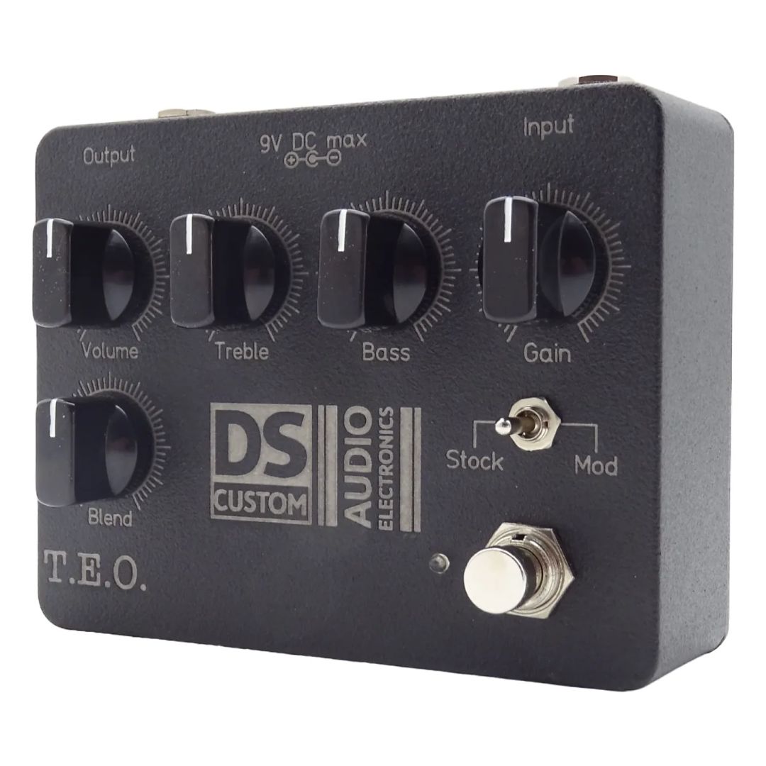 Angled right view of DS Custom T.E.O. Pedal on white background