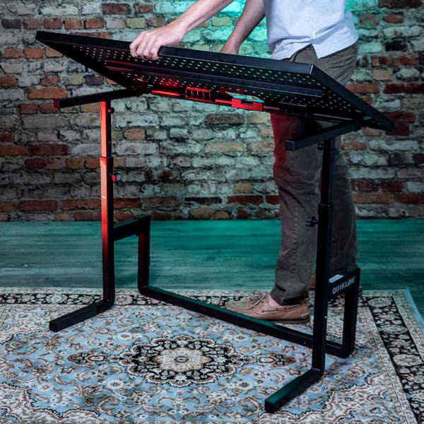 Quik Lok DJ233 Performance Workstation