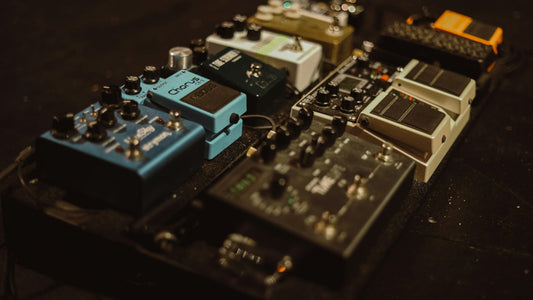 Fuzz vs Overdrive: Key Differences & Tone Comparison
