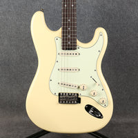 Aria STG-62 Modern Classic Strat (Vintage White)