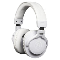 Headphones of Arturia MiniFuse Recording Pack White on white background