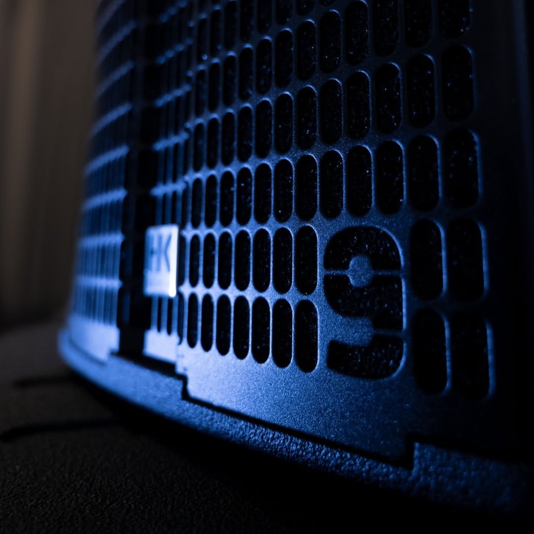 Close up view of HK Audio LINEAR 9 210 LTA Speaker