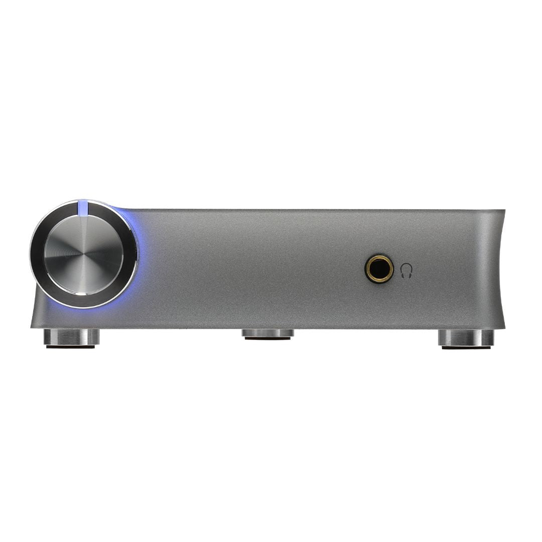 Front view of Korg DS-DAC-10R on white background