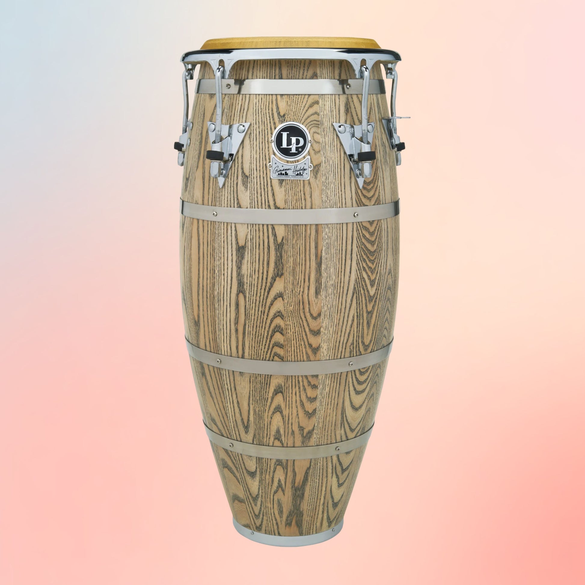 Front view of LP Giovanni Palladium 11″ Quinto on pink gradient background
