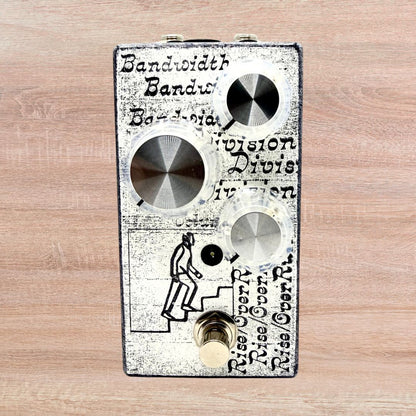 Front view of Mid-Fi Electronics Rise/OverRun Pedal on wooden background