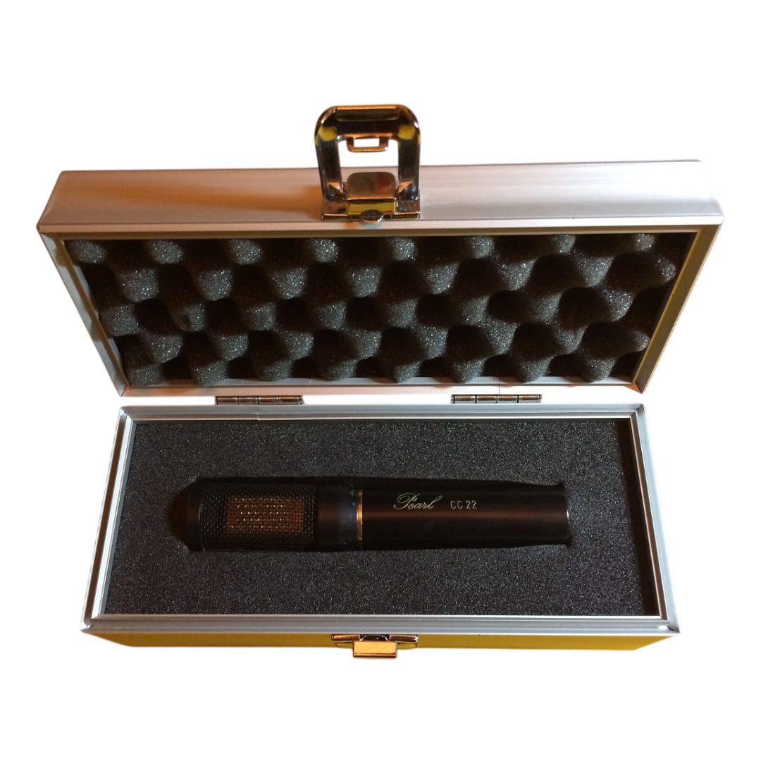 Top view of Pearl CC 22 Solo in carrying box on white background