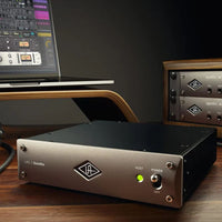 Universal Audio UAD-2 Satellite Thunderbolt 3 Desktop DSP Accelerator